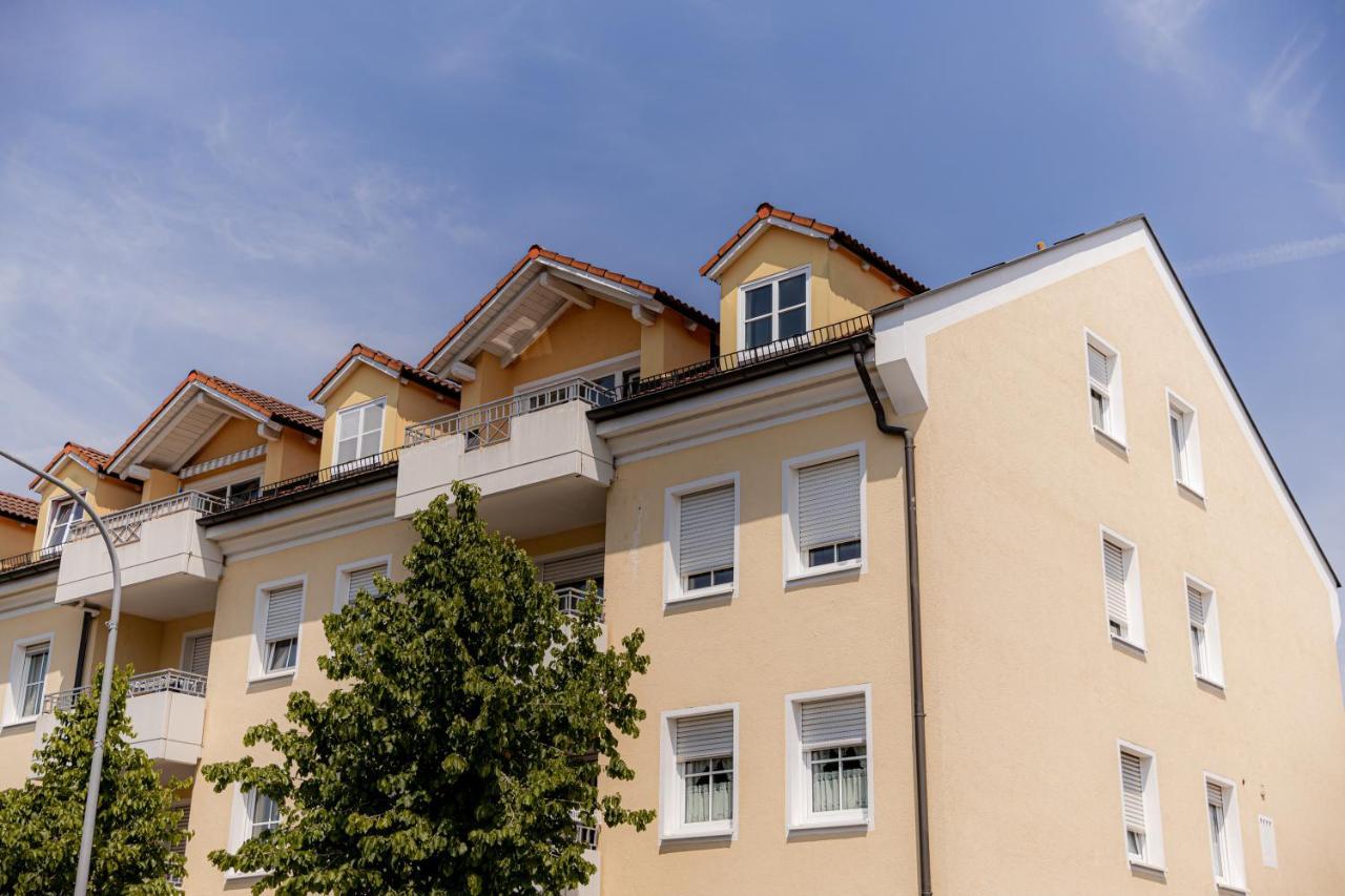 C4S Come4Stay Altoetting - 3-Zi Whg I Zentrale Lage I Parkplatz I Balkon I Wifi I Smarttv I 1 Kingsize, 1 Queensize Bett I Office Arbeitsplatz I Wohnbereich Mit Couch Und Essbereich I Voll Ausgestattete Kueche I Nespresso Exterior photo