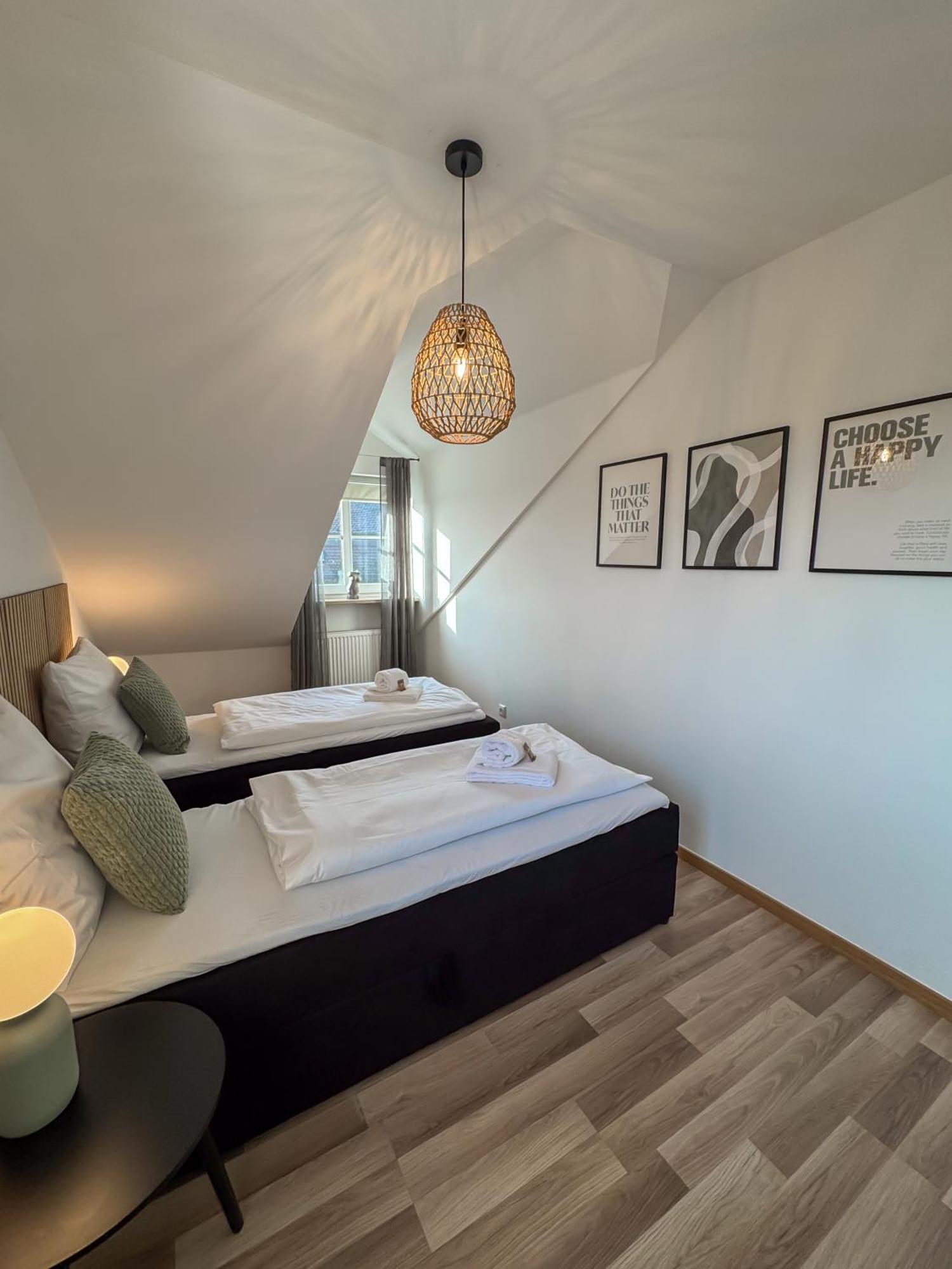 C4S Come4Stay Altoetting - 3-Zi Whg I Zentrale Lage I Parkplatz I Balkon I Wifi I Smarttv I 1 Kingsize, 1 Queensize Bett I Office Arbeitsplatz I Wohnbereich Mit Couch Und Essbereich I Voll Ausgestattete Kueche I Nespresso Exterior photo